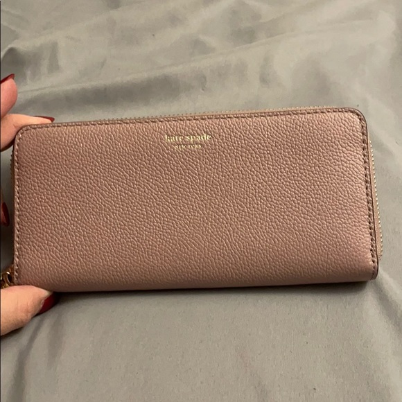 Kate Spade Wallet - Picture 1 of 2